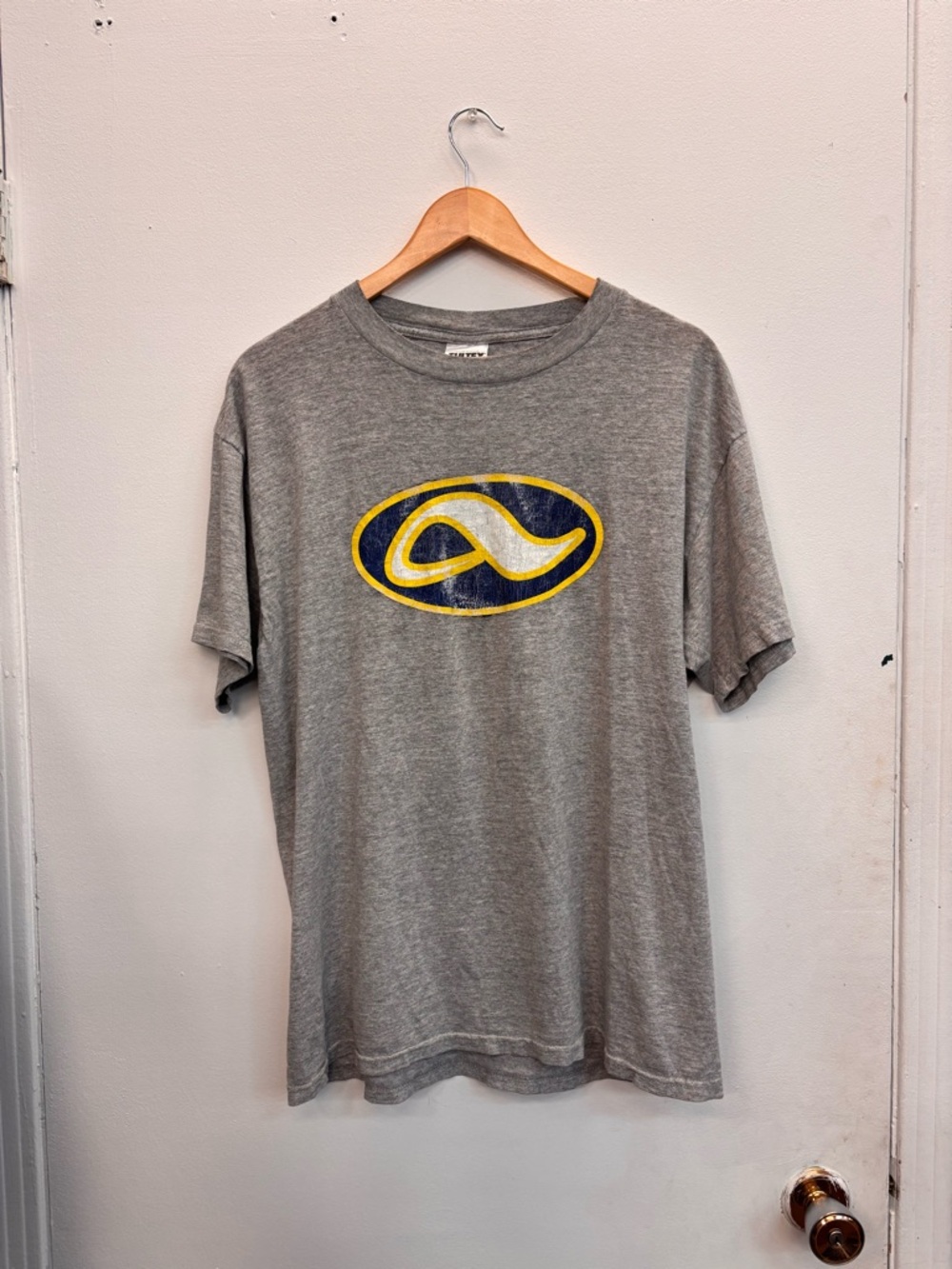 Vintage Thrashed Adio Skateboards Grey Graphic T-shirt Mens Large Skater